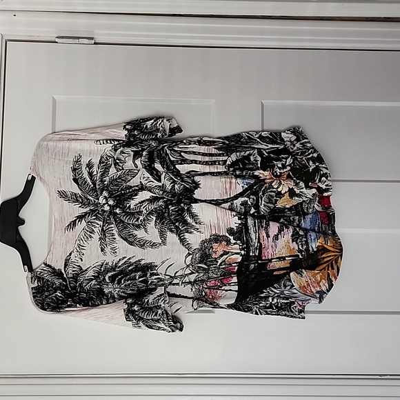 NWT. Christopher & Banks. Short sleeve print top. XL - Picture 2 of 7